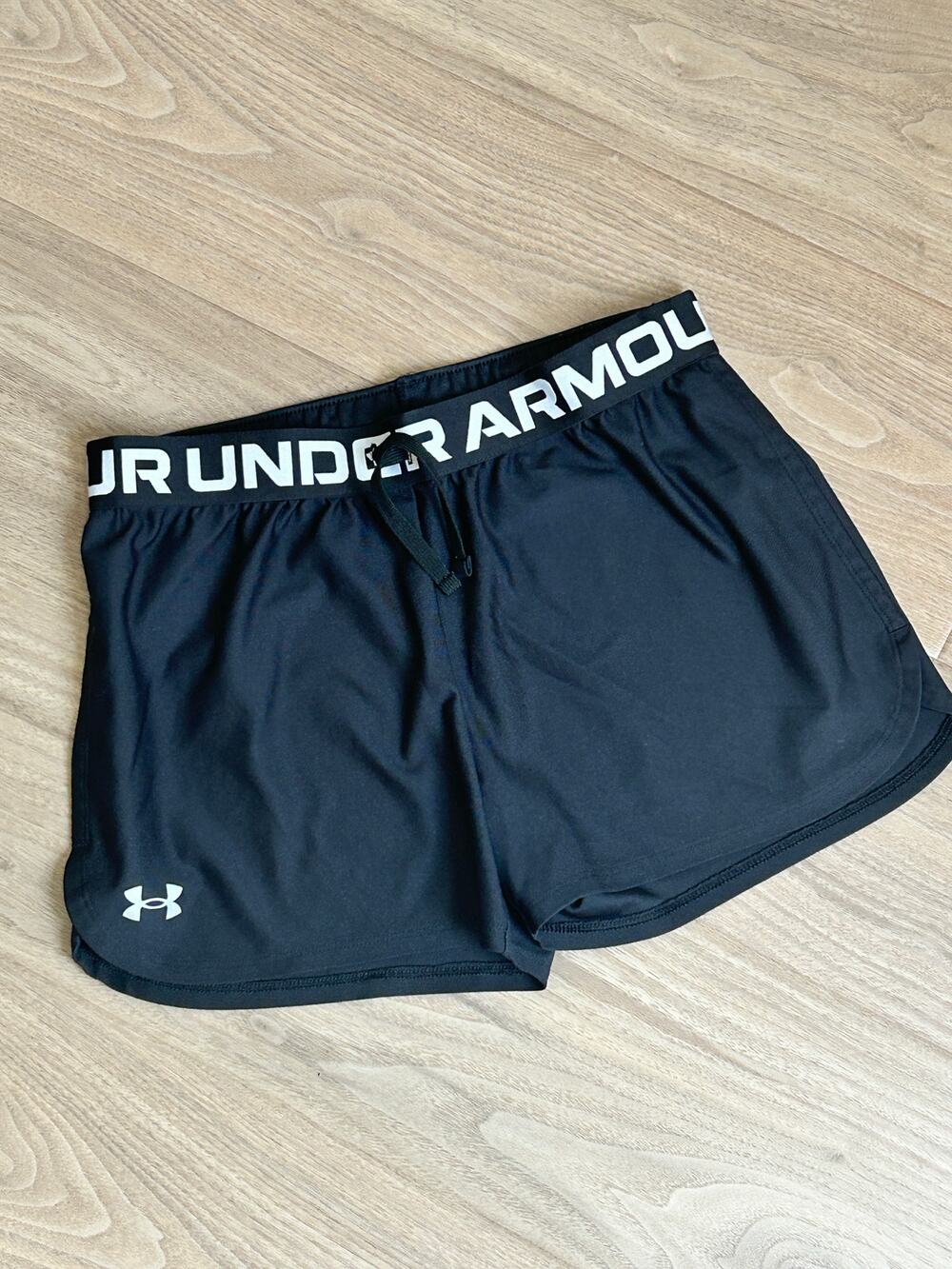 Under Armour Black Youth Large 14/16 Athletic Shorts